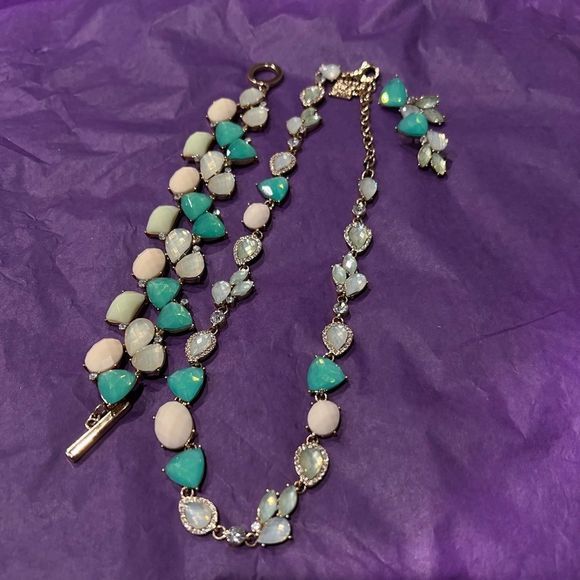 3 Piece Gorgeous Set of Tri-Color Glass Stone Necklace, Bracelet and Earrings. - Picture 1 of 17